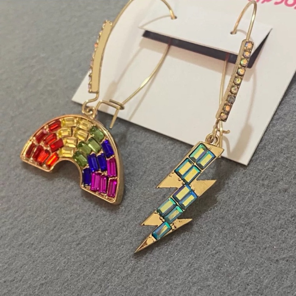 Betsey Johnson Rainbow & Lightning Bolt Earrings NWT - Picture 4 of 13